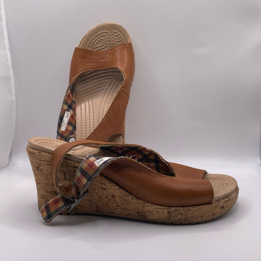 Crocs A Leigh Wedge Cork Women's Size 6 Beige Brown Strappy Beach Summer